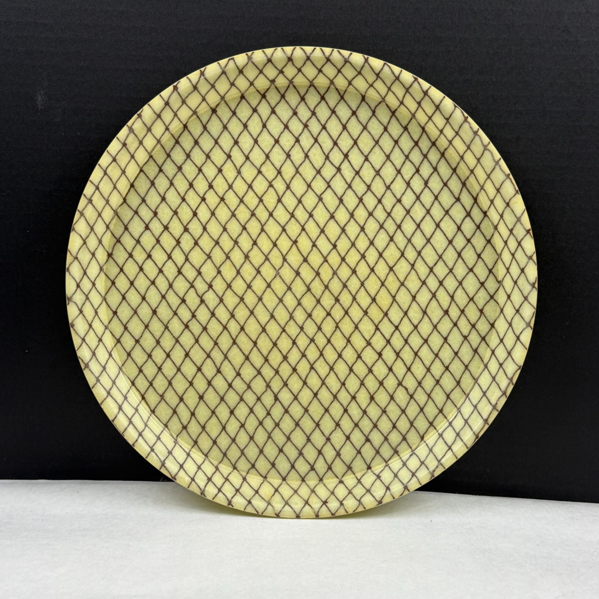 Vintage Cambro Camtray Round Fiberglass Tray Fish Net Pattern 11 Inch
