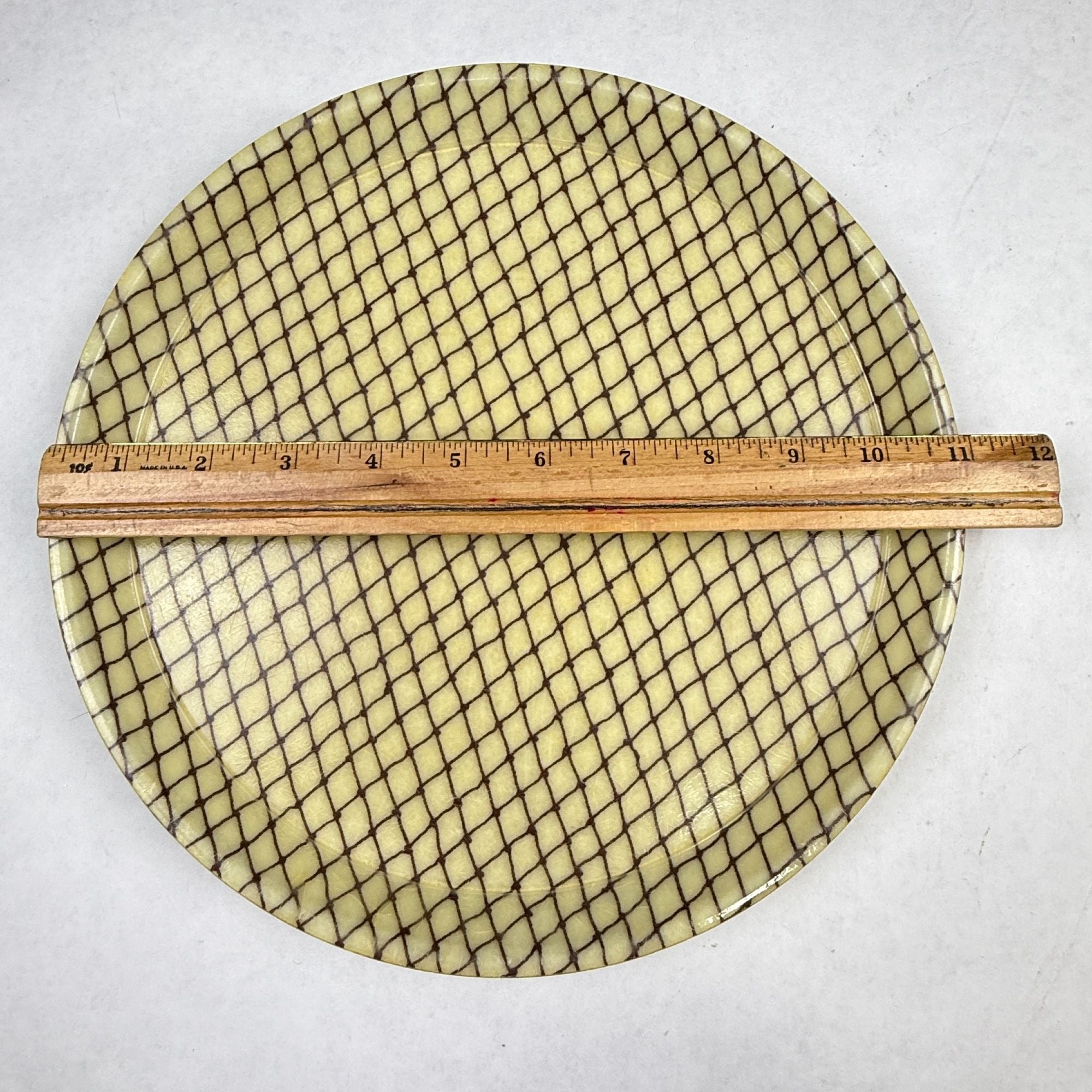 Vintage Cambro Camtray Round Fiberglass Tray Fish Net Pattern 11 Inch