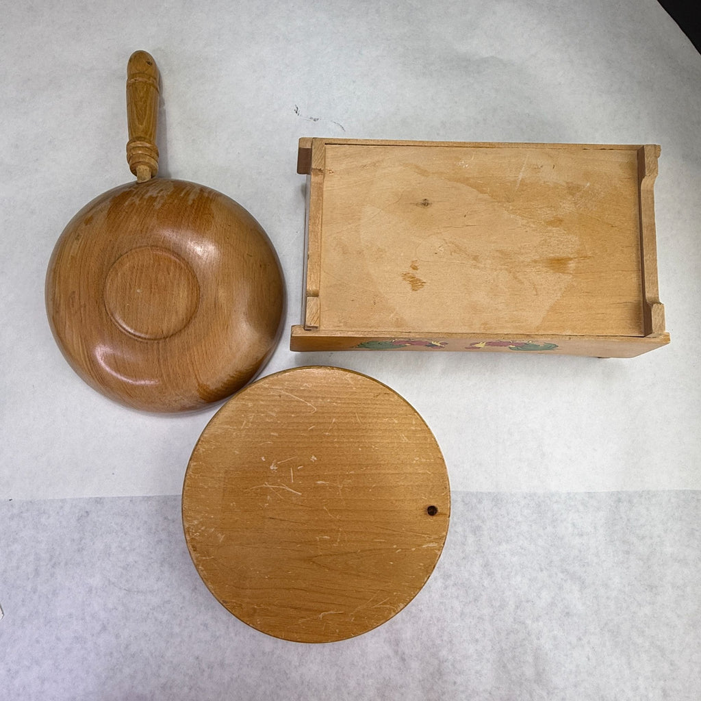 Vintage Chicken Rooster Wood Serving Bowls and Burger Press Lot of 3
