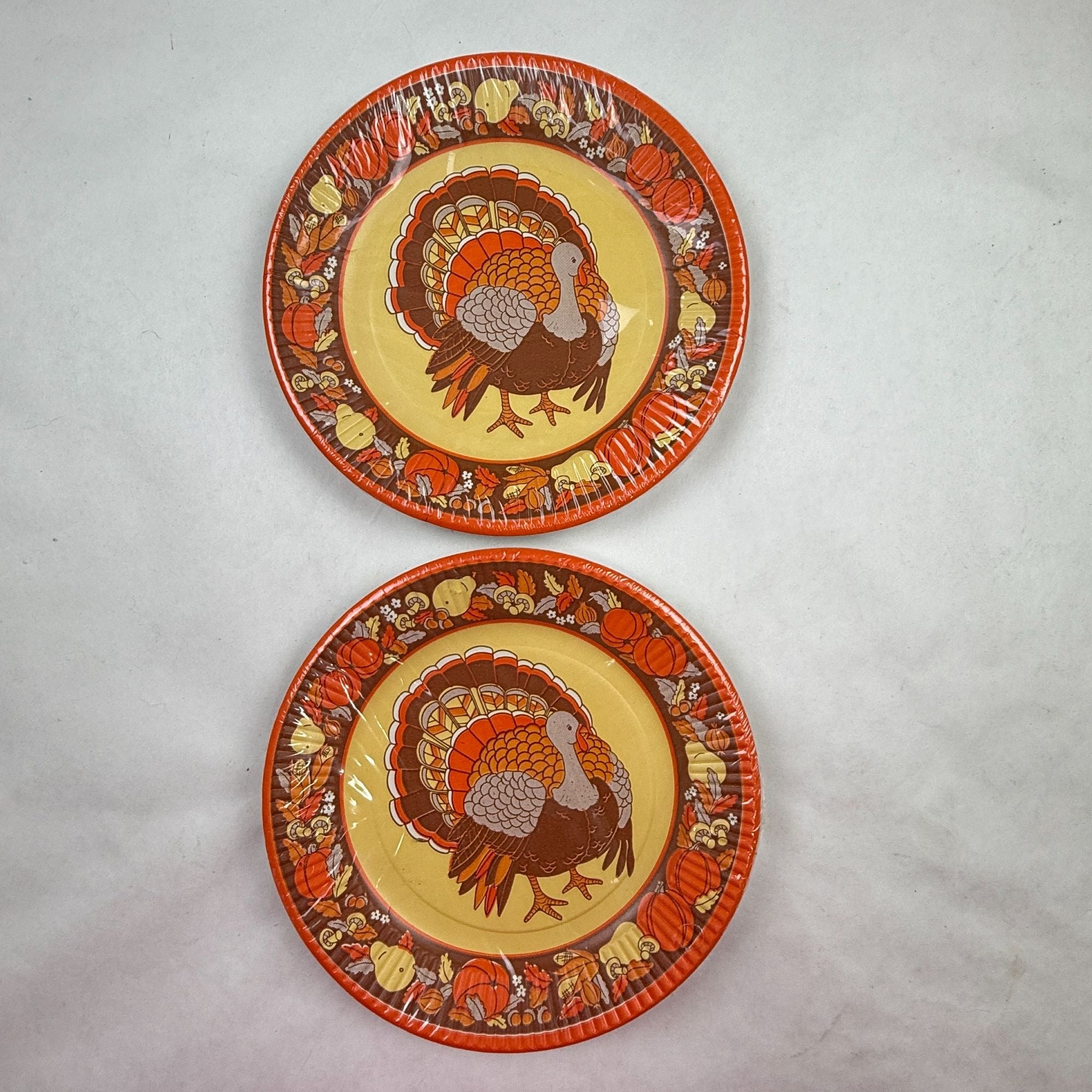 Vintage Mixed Lot of NEW Thanksgiving Plates and Napkins Lot of 5