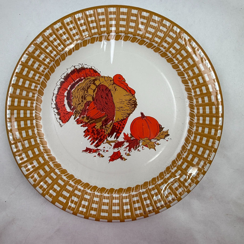 Vintage Mixed Lot of NEW Thanksgiving Plates and Napkins Lot of 5