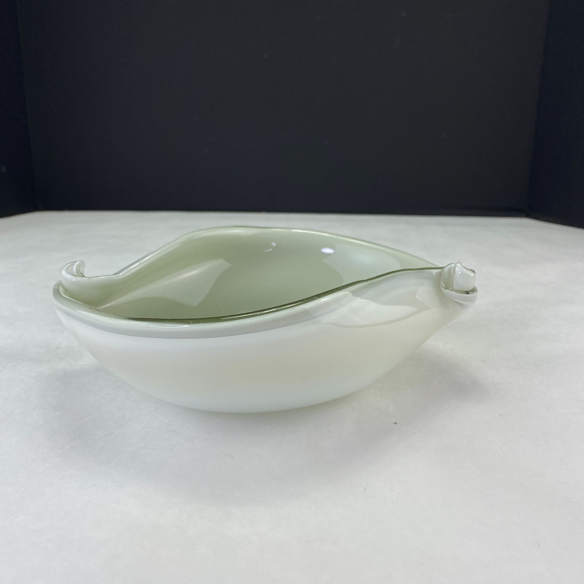 Venetian Hand Blown Art Glass Twisted End Candy Dish Bowl