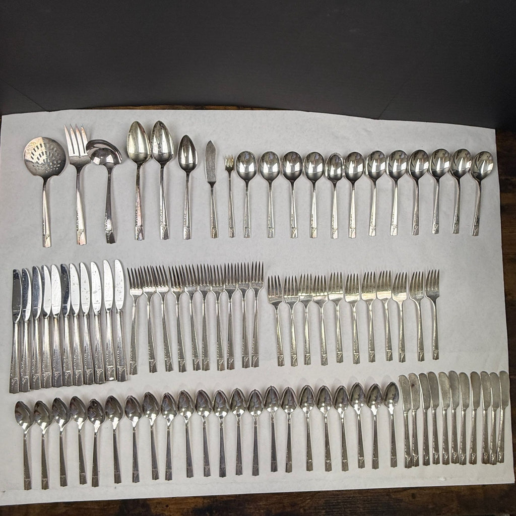 Vintage 1937 Oneida Nobility Plate Caprice Flatware 85 pieces