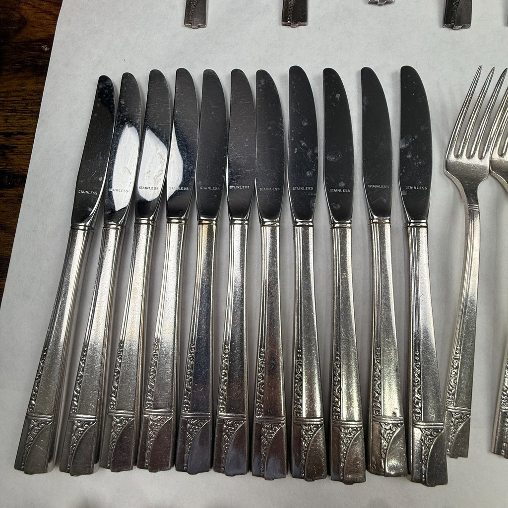 Vintage 1937 Oneida Nobility Plate Caprice Flatware 85 pieces