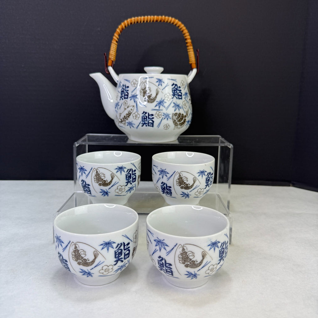 Vintage Porcelain Asian Motif Teapot With 4 Cups Made In Japan