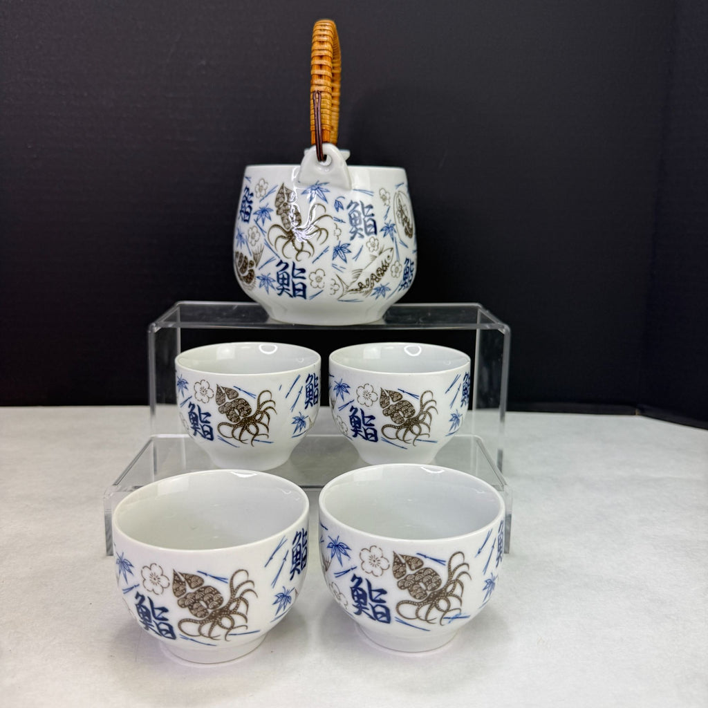 Vintage Porcelain Asian Motif Teapot With 4 Cups Made In Japan
