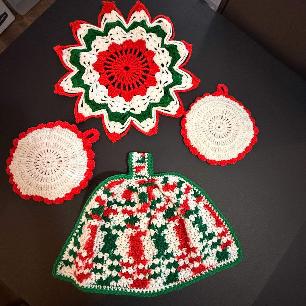 Vintage Handmade Crochet Christmas Kitchen Set 4 Pc Potholder Doily Towel