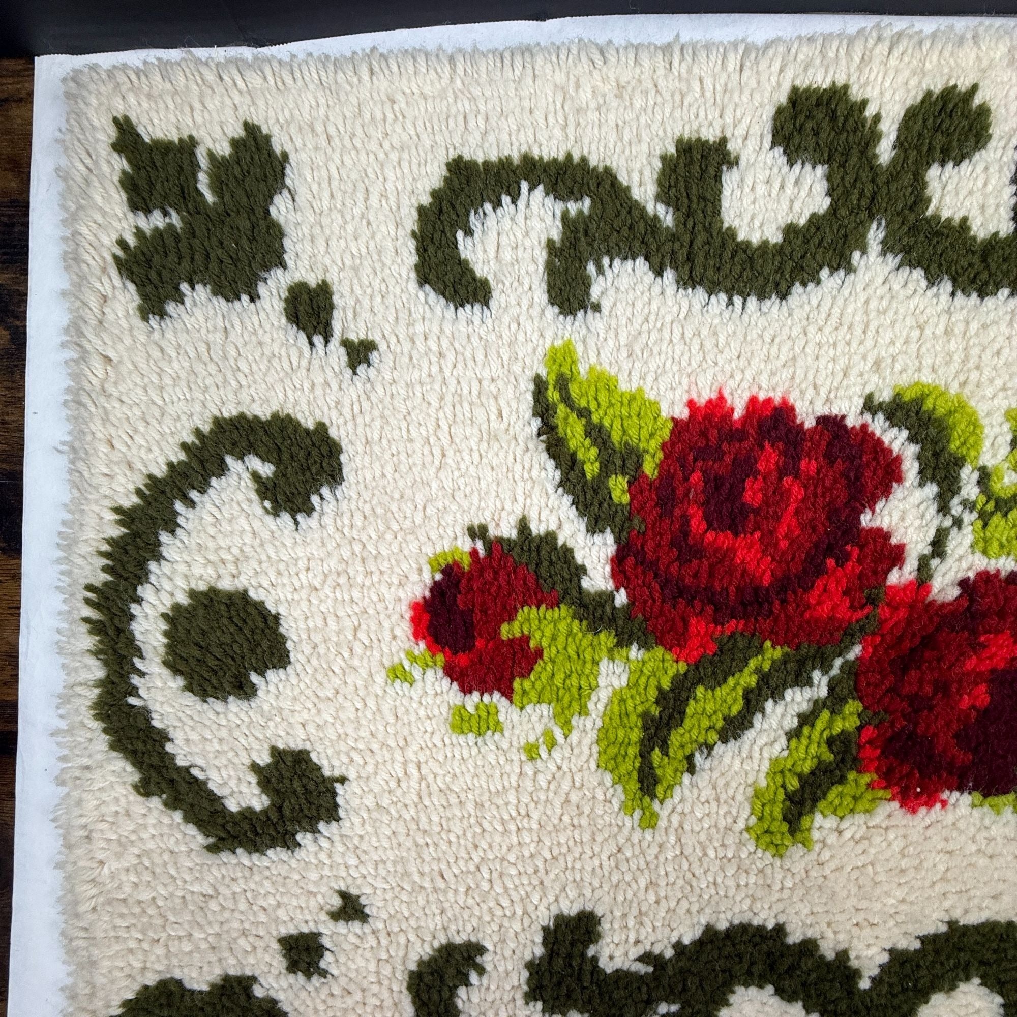 Vintage Red Rose Latch Hook Rug Wall Décor 24x33