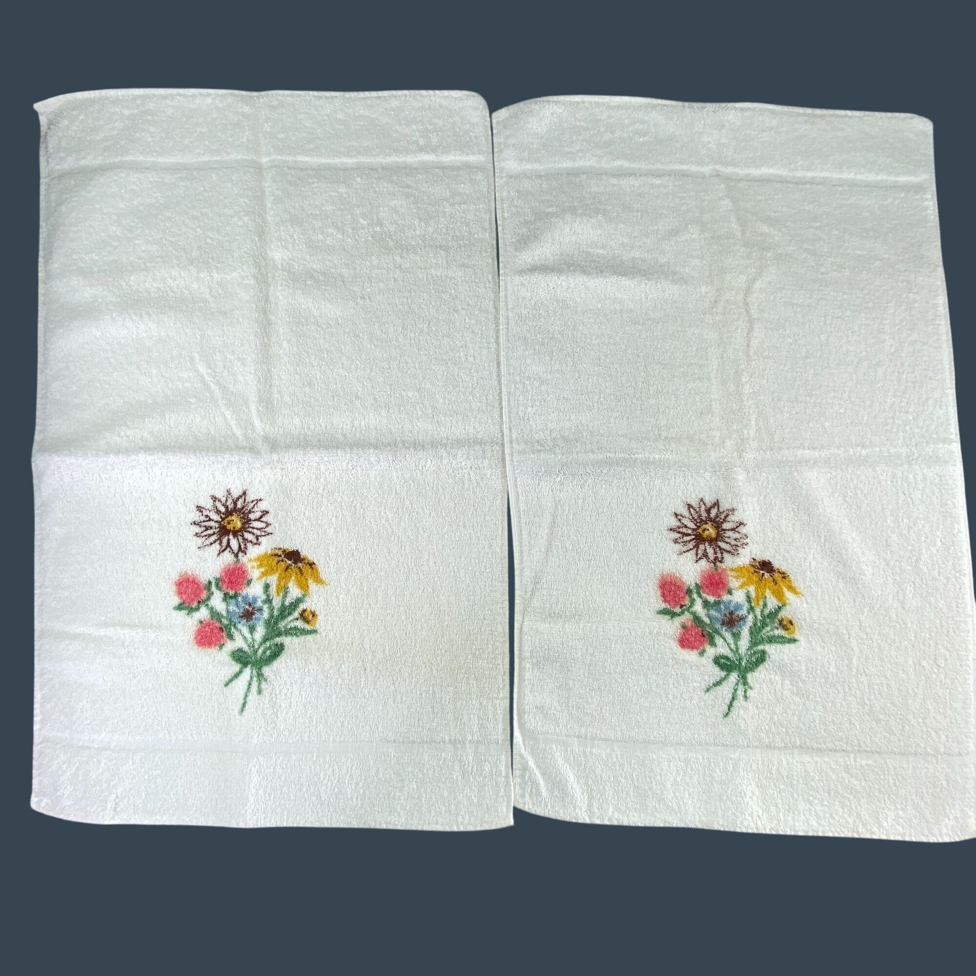 Vintage Fieldcrest Hand Towels Floral Bouquet Set of 2