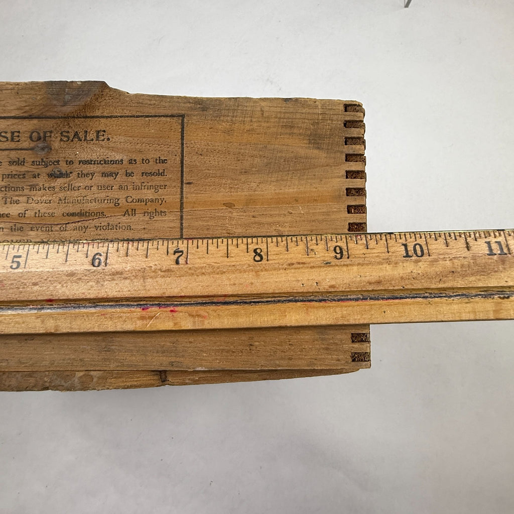 Vintage Asbestos Dover Mfg Sad Irons No 70 Wood Box