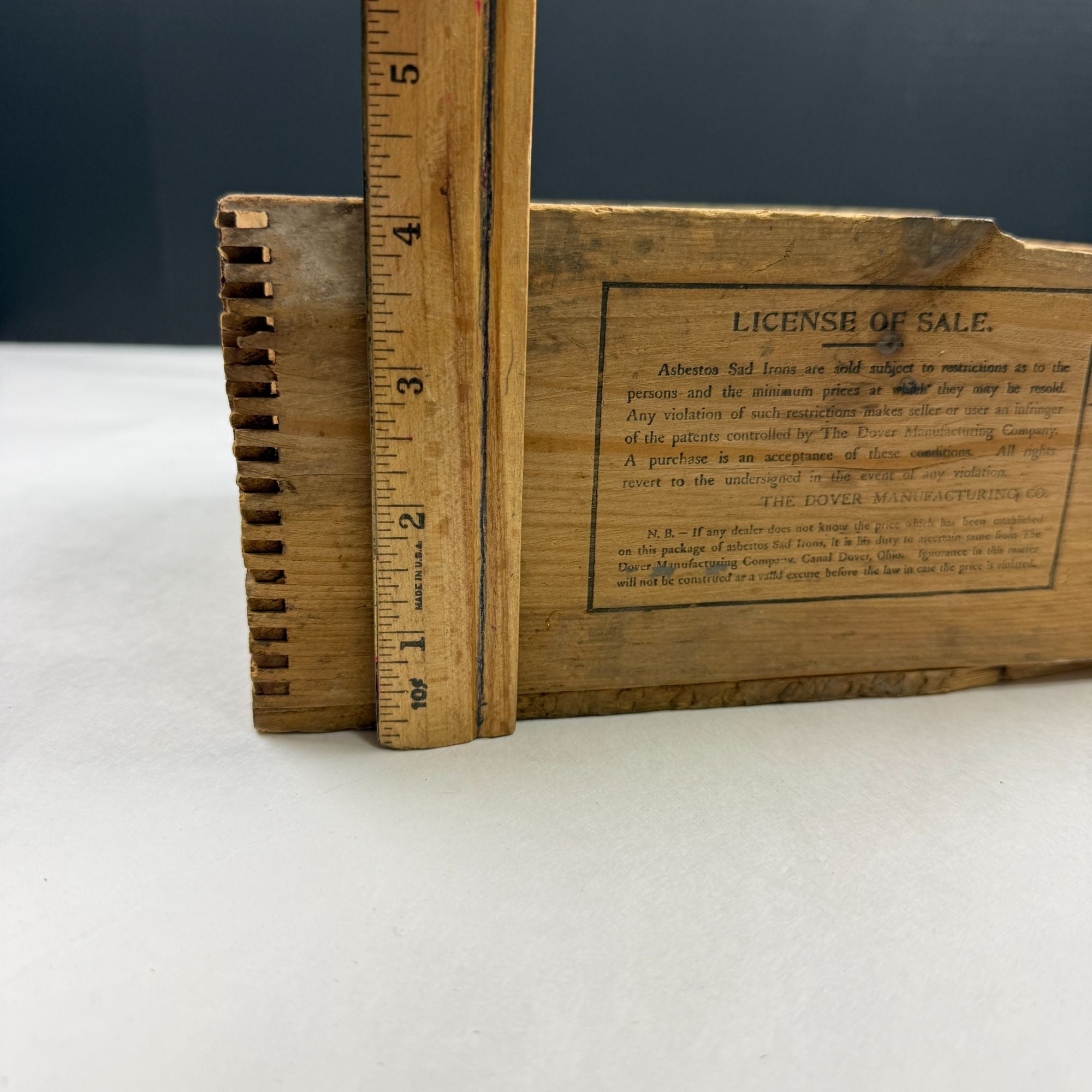 Vintage Asbestos Dover Mfg Sad Irons No 70 Wood Box