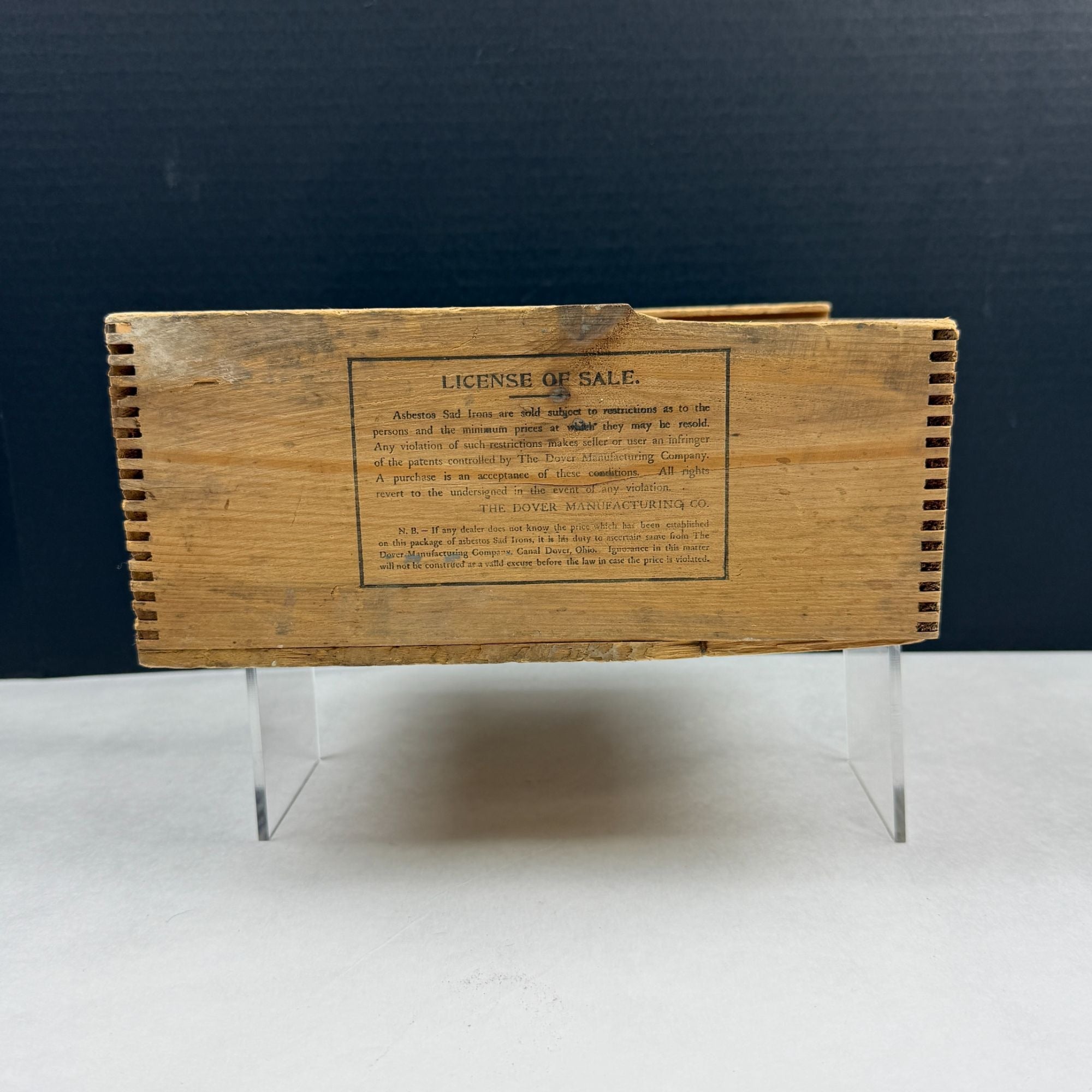 Vintage Asbestos Dover Mfg Sad Irons No 70 Wood Box