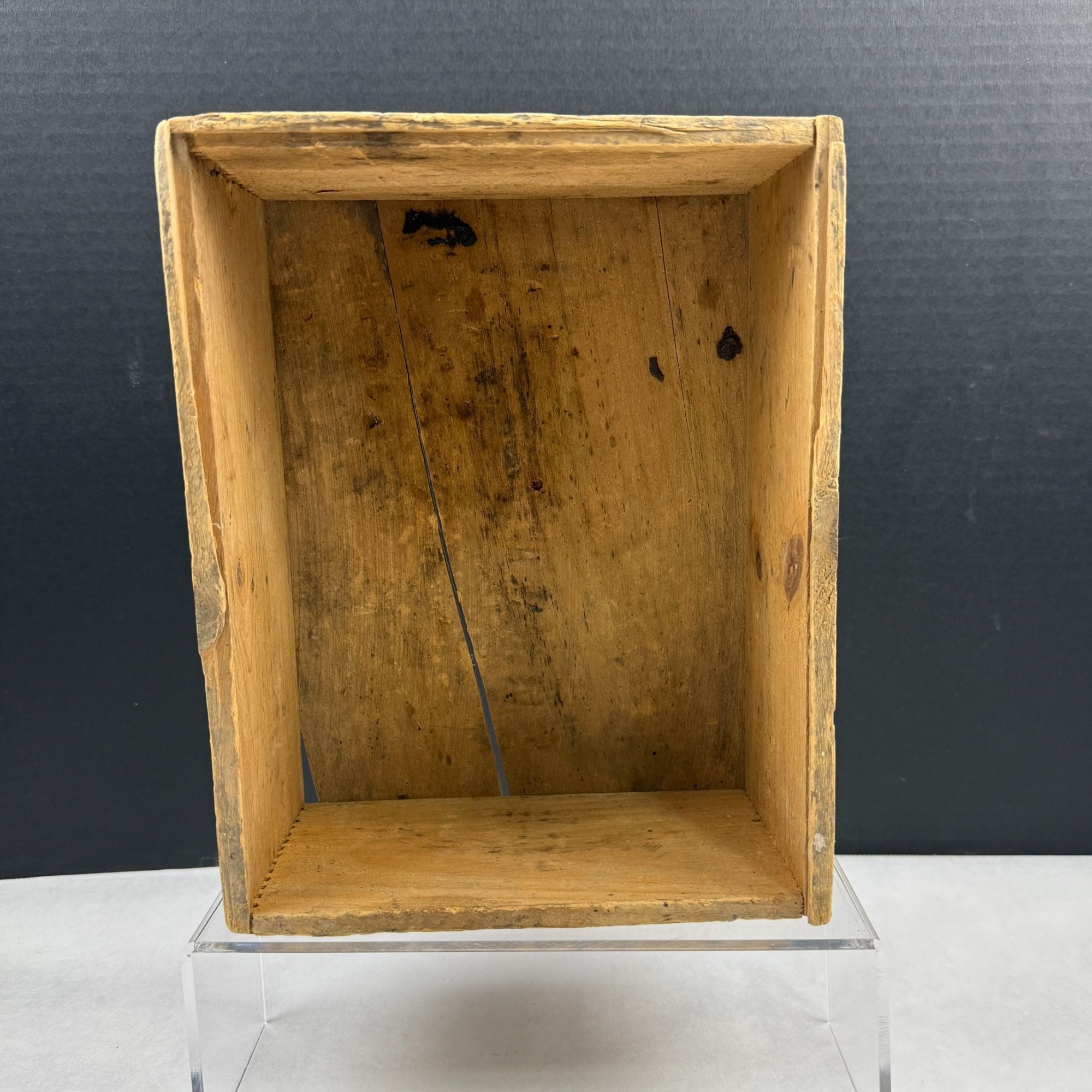 Vintage Asbestos Dover Mfg Sad Irons No 70 Wood Box