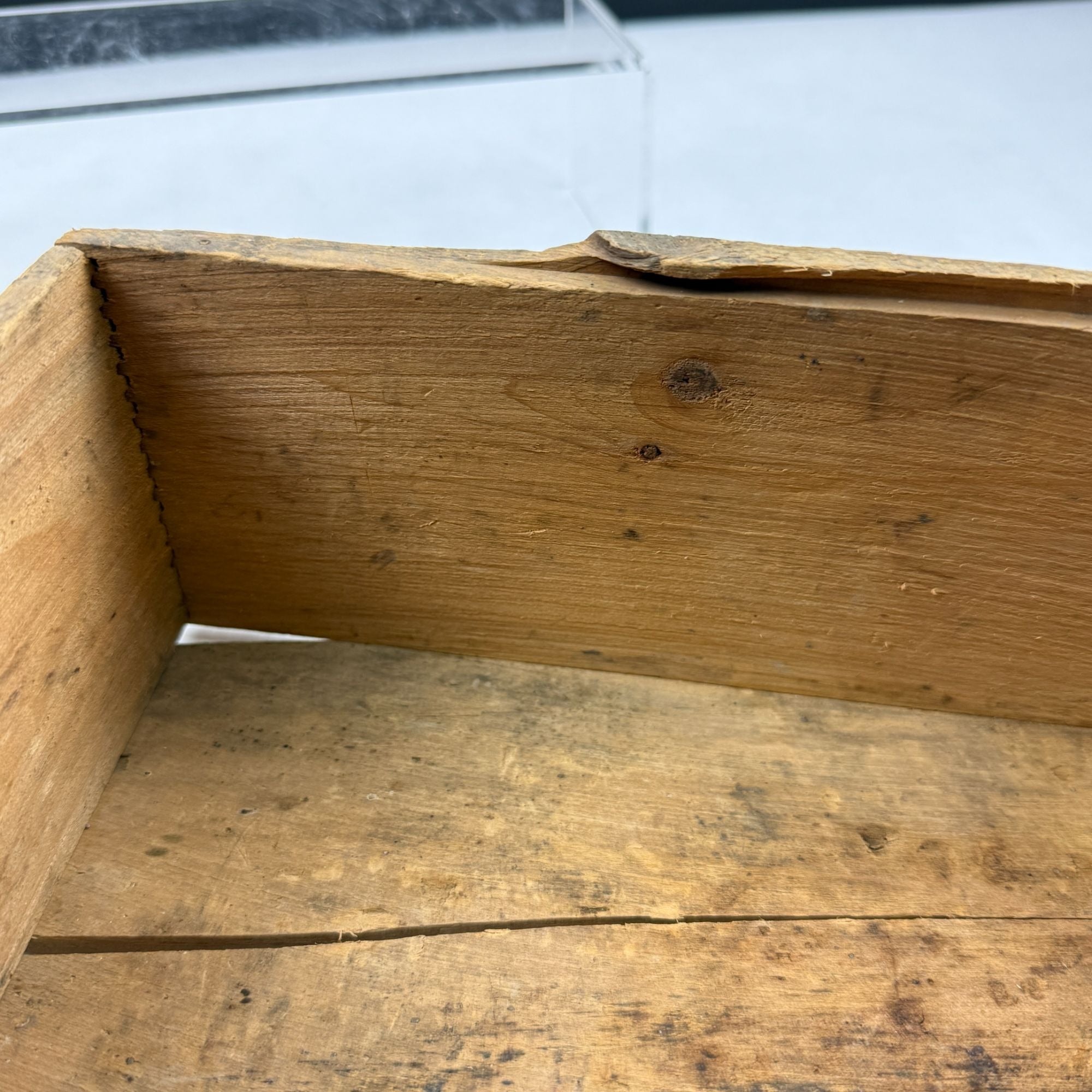 Vintage Asbestos Dover Mfg Sad Irons No 70 Wood Box