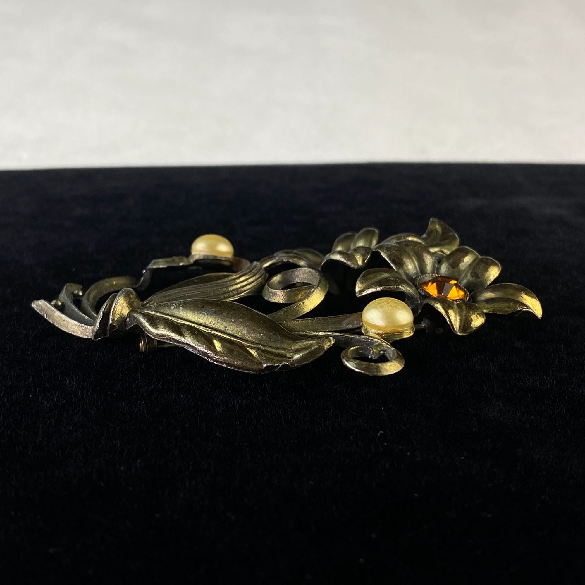 Vintage Little Nemo LN 25 Flower Rhinestone Faux Pearl Brooch Pin