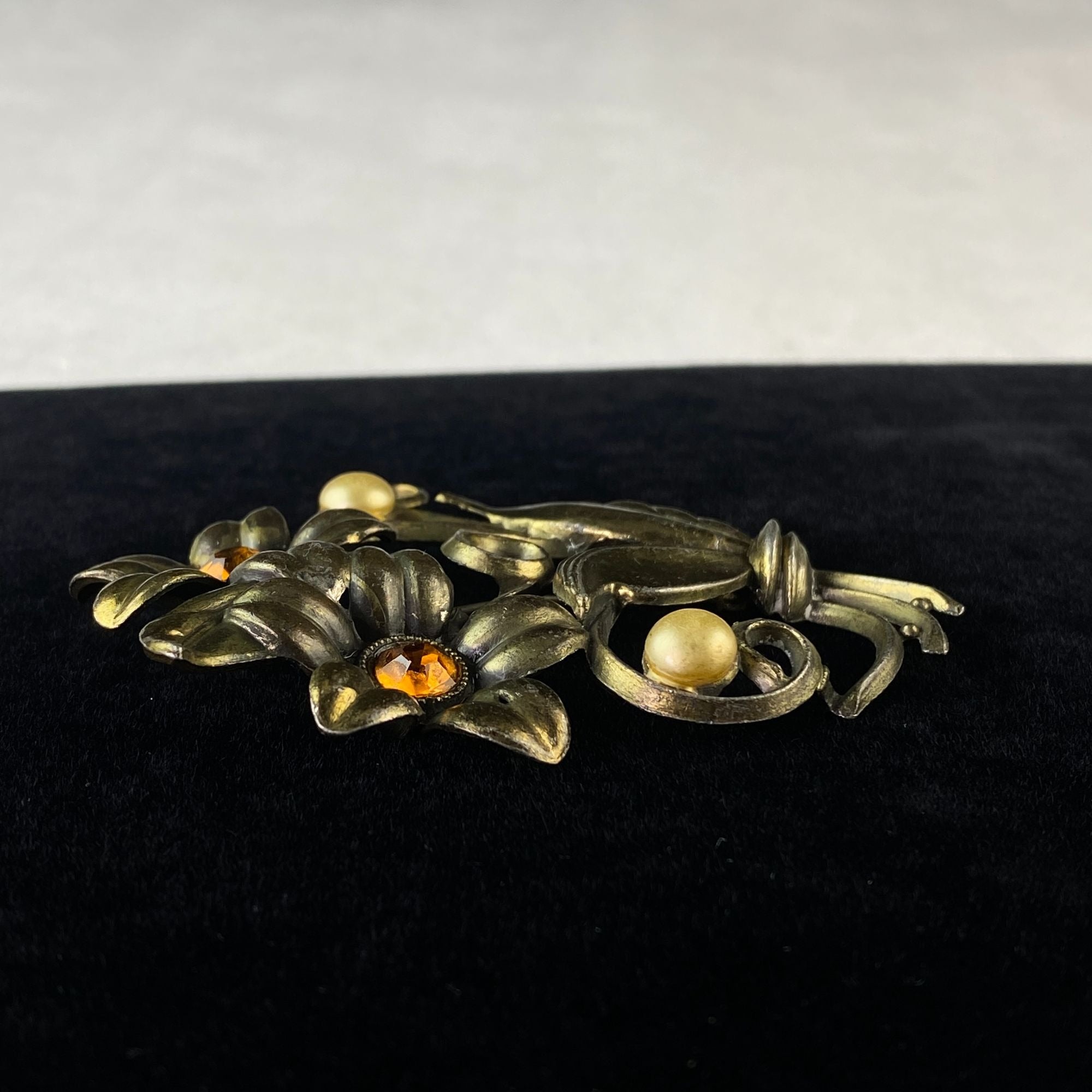 Vintage Little Nemo LN 25 Flower Rhinestone Faux Pearl Brooch Pin