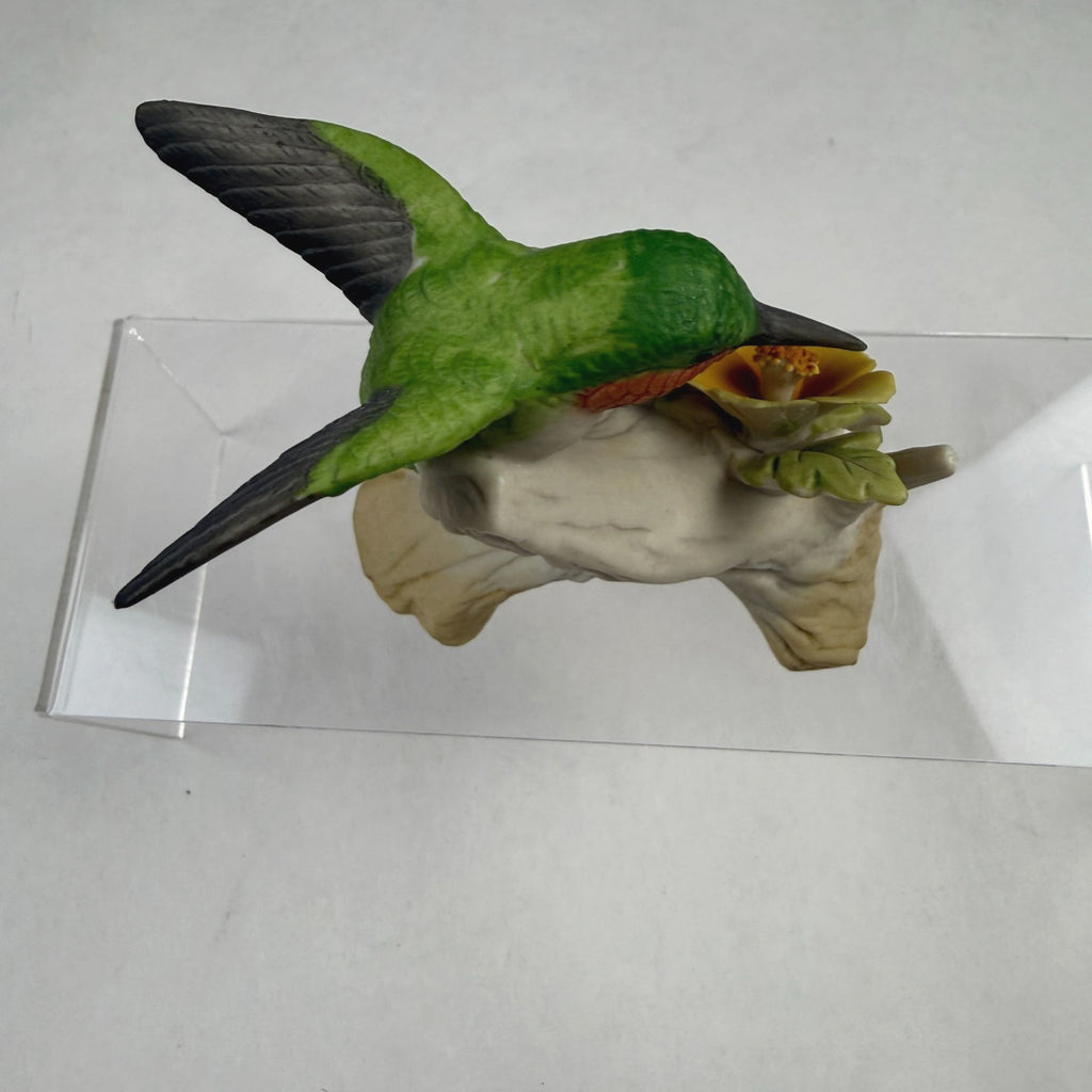 Lefton KW1112 Ruby Throated Hummingbird Figurine