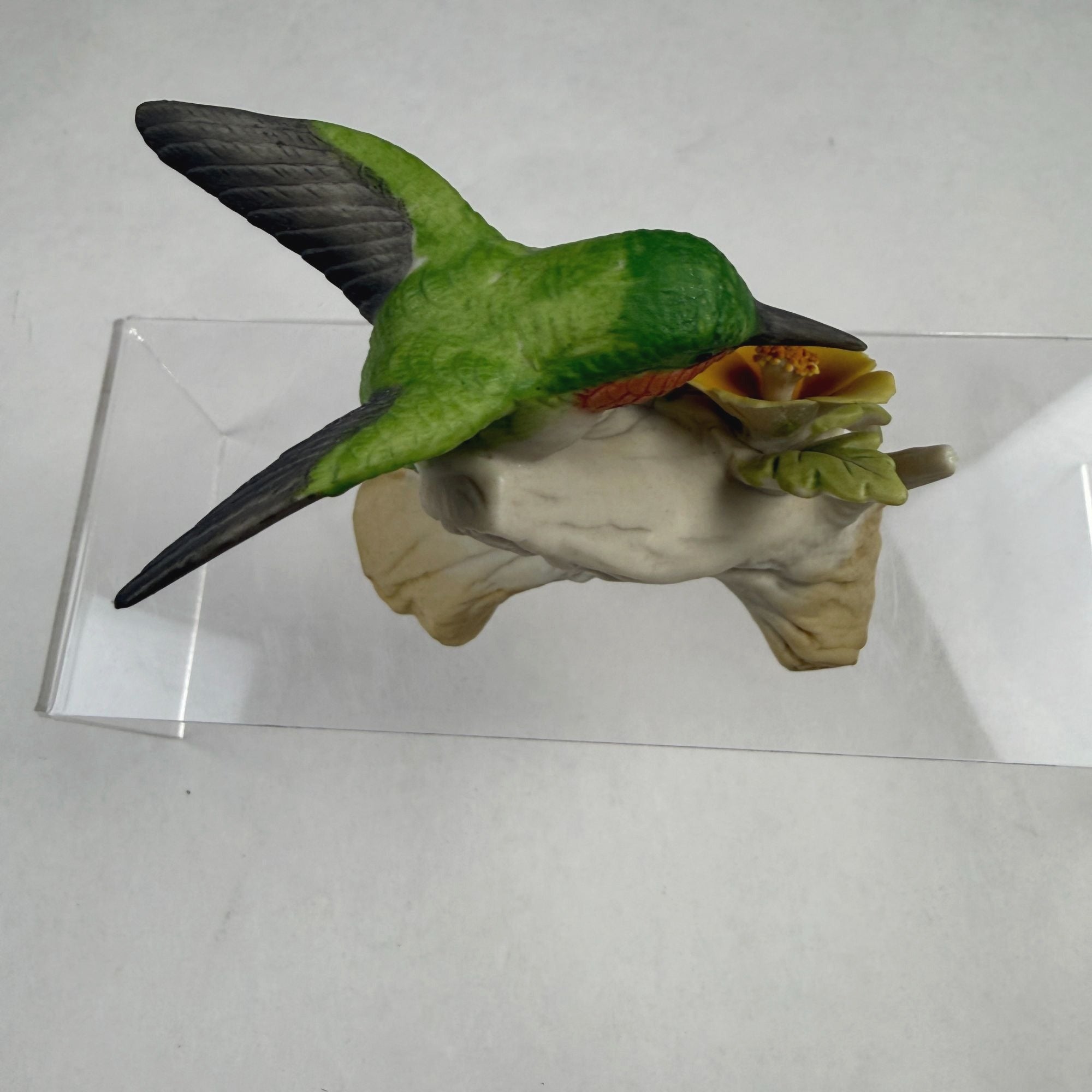 Lefton KW1112 Ruby Throated Hummingbird Figurine