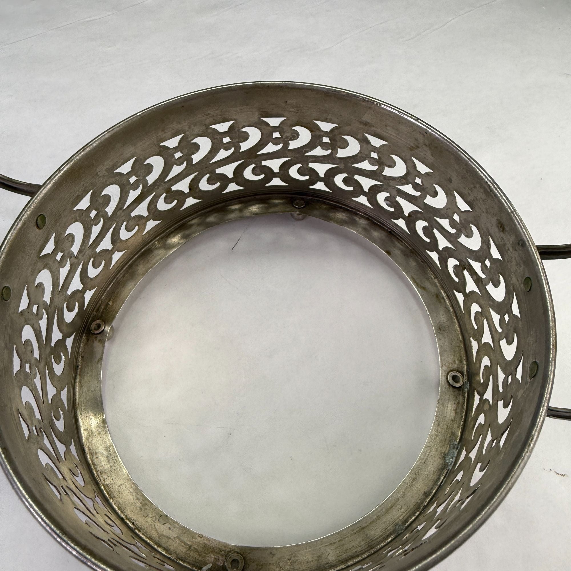 Vintage Manning Bowman Filigree Silverplate Serving Dish Ring With Handles