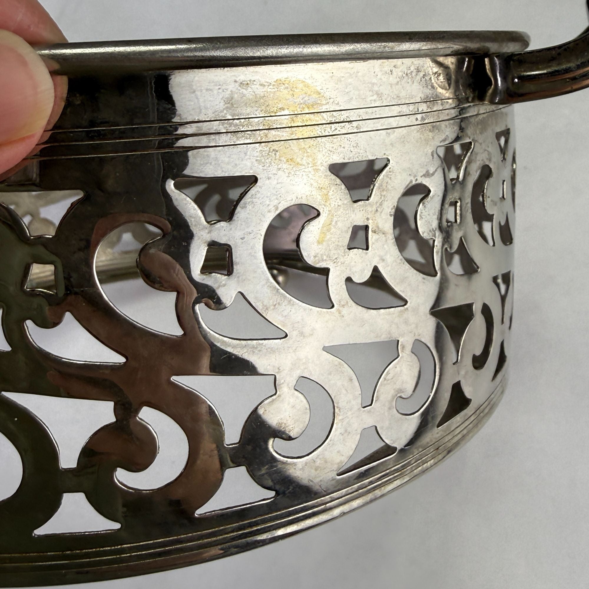 Vintage Manning Bowman Filigree Silverplate Serving Dish Ring With Handles