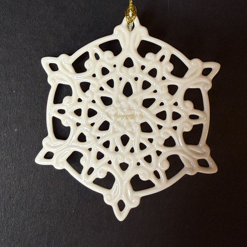 Lenox 2011 Snow Fantasies Ivory Porcelain Snowflake Christmas Ornament No Box