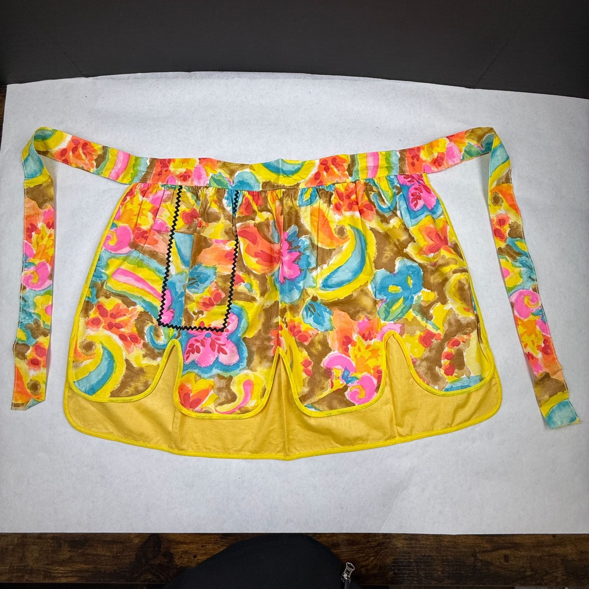 Vintage Handmade Reversible Half Apron With Pockets In Bright Floral Design