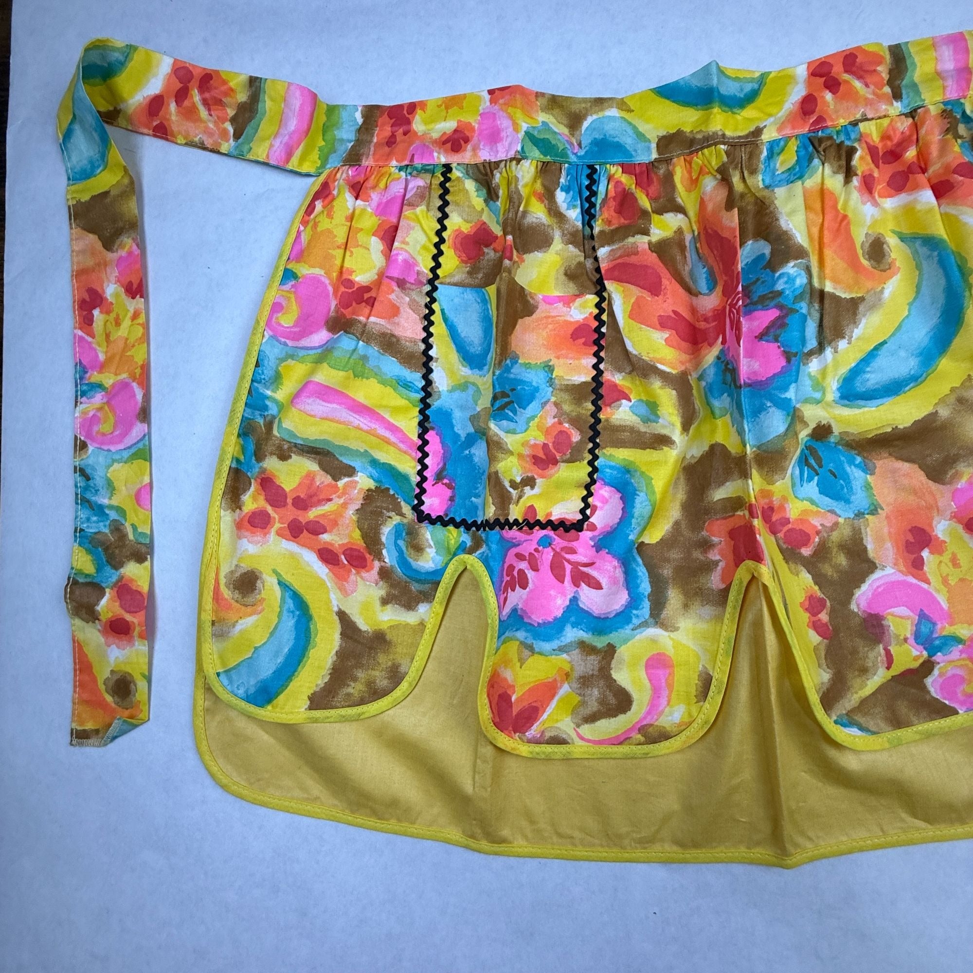 Vintage Handmade Reversible Half Apron With Pockets In Bright Floral Design