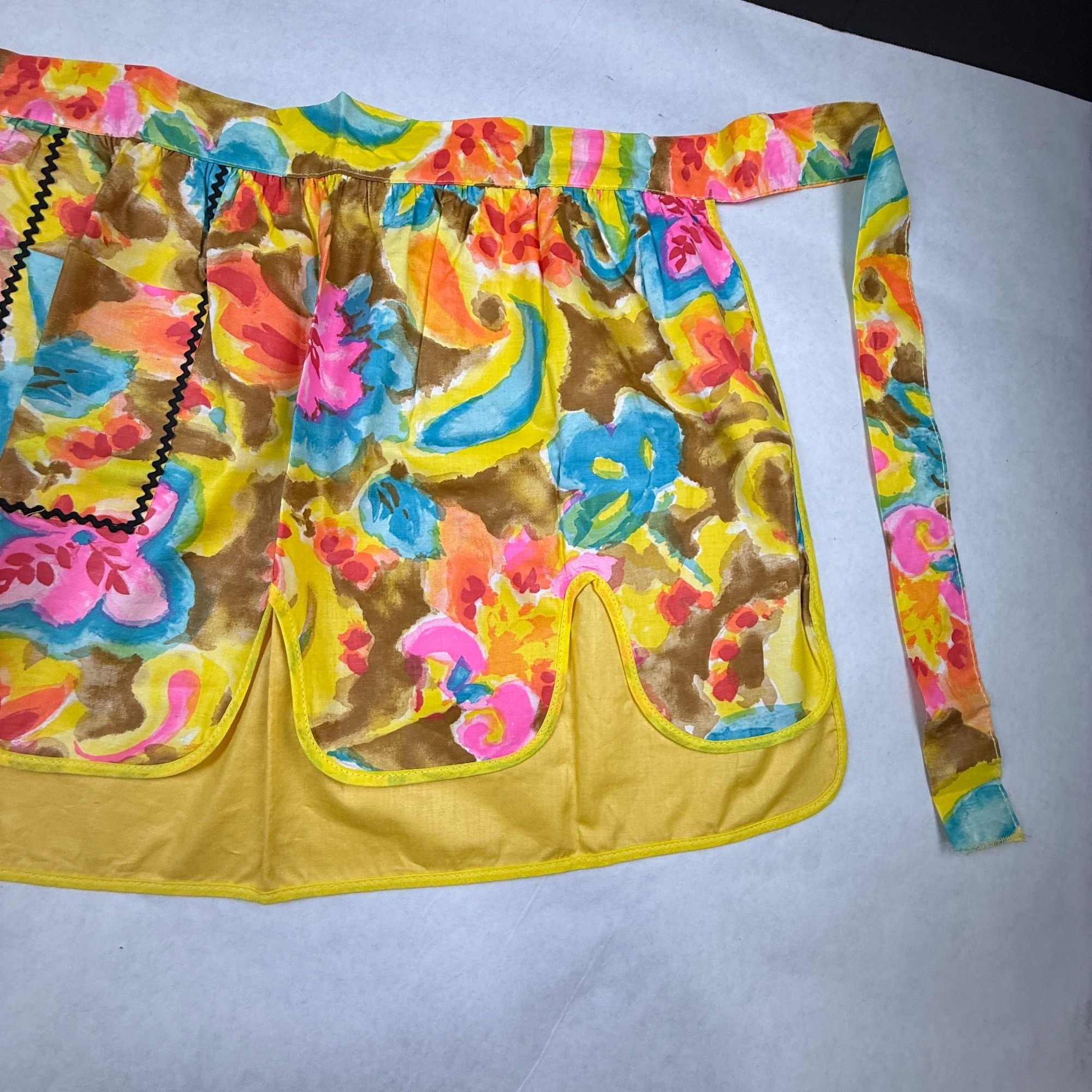 Vintage Handmade Reversible Half Apron With Pockets In Bright Floral Design