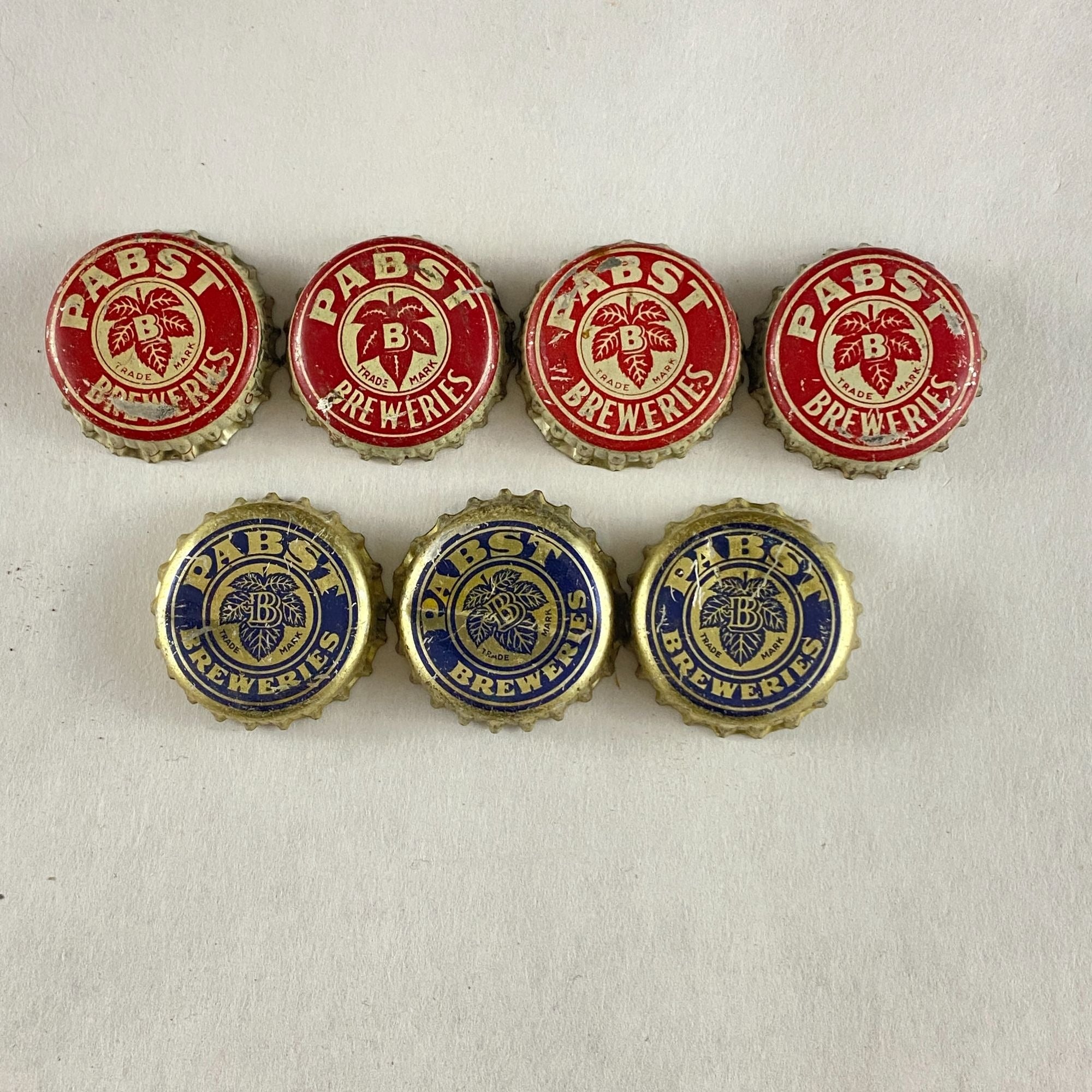 Vintage Pabst Breweries Cork Lined Bottle Caps Red & Blue Lot Of 7