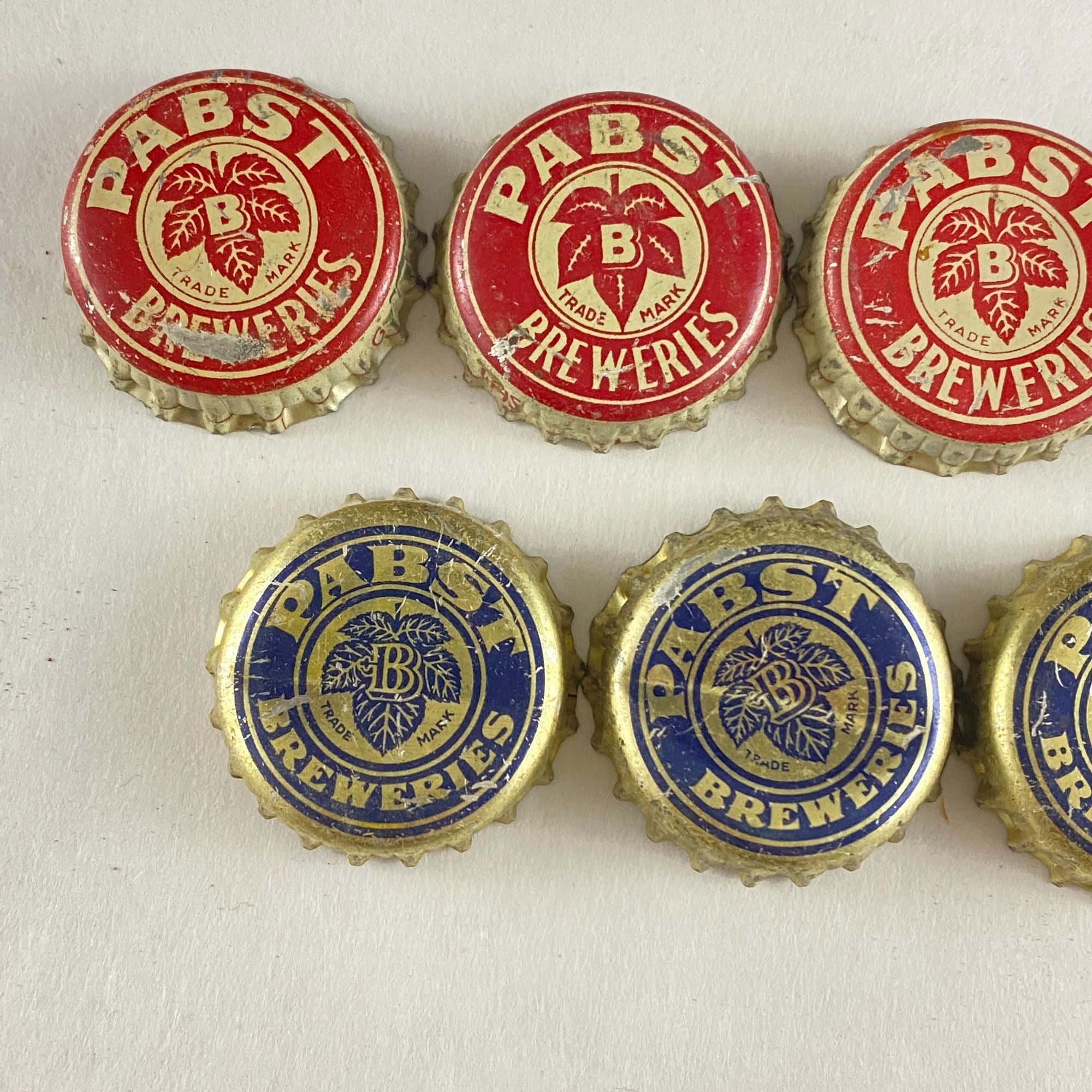 Vintage Pabst Breweries Cork Lined Bottle Caps Red & Blue Lot Of 7