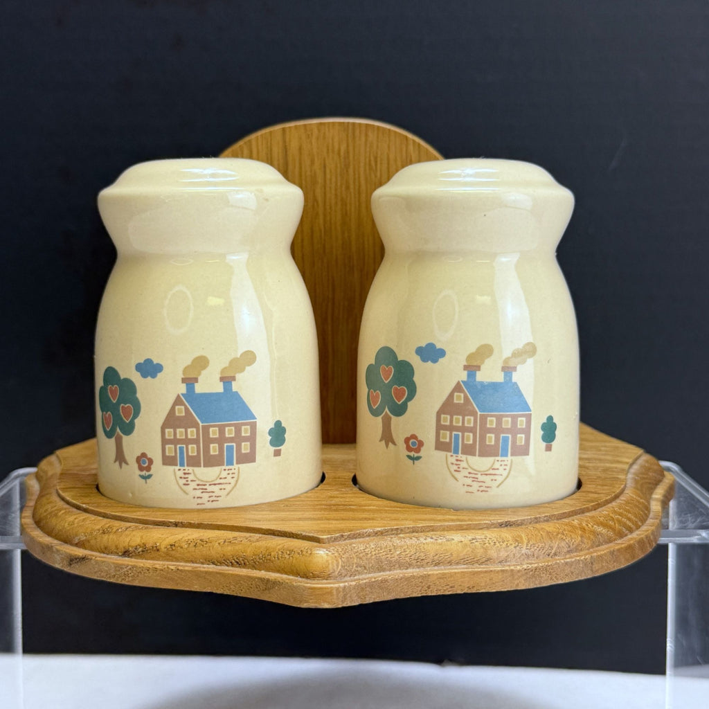 Vintage Americana Folk Art Salt & Pepper Shaker Set With Wooden Napkin Holder
