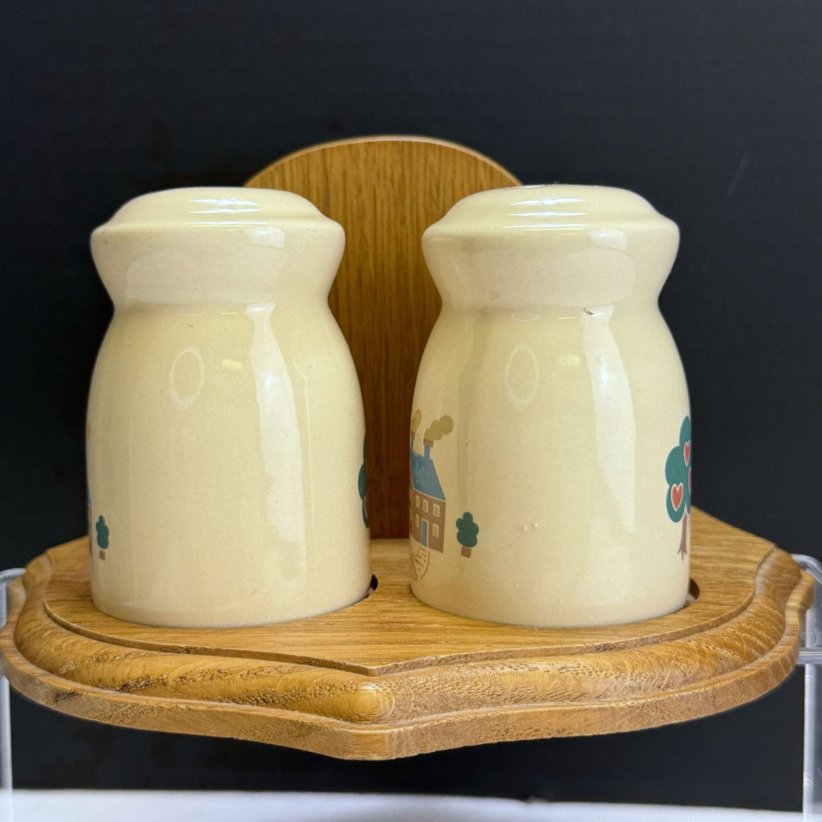 Vintage Americana Folk Art Salt & Pepper Shaker Set With Wooden Napkin Holder