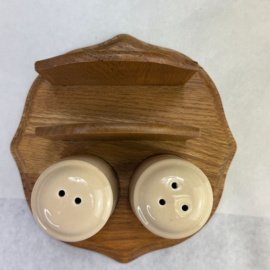 Vintage Americana Folk Art Salt & Pepper Shaker Set With Wooden Napkin Holder