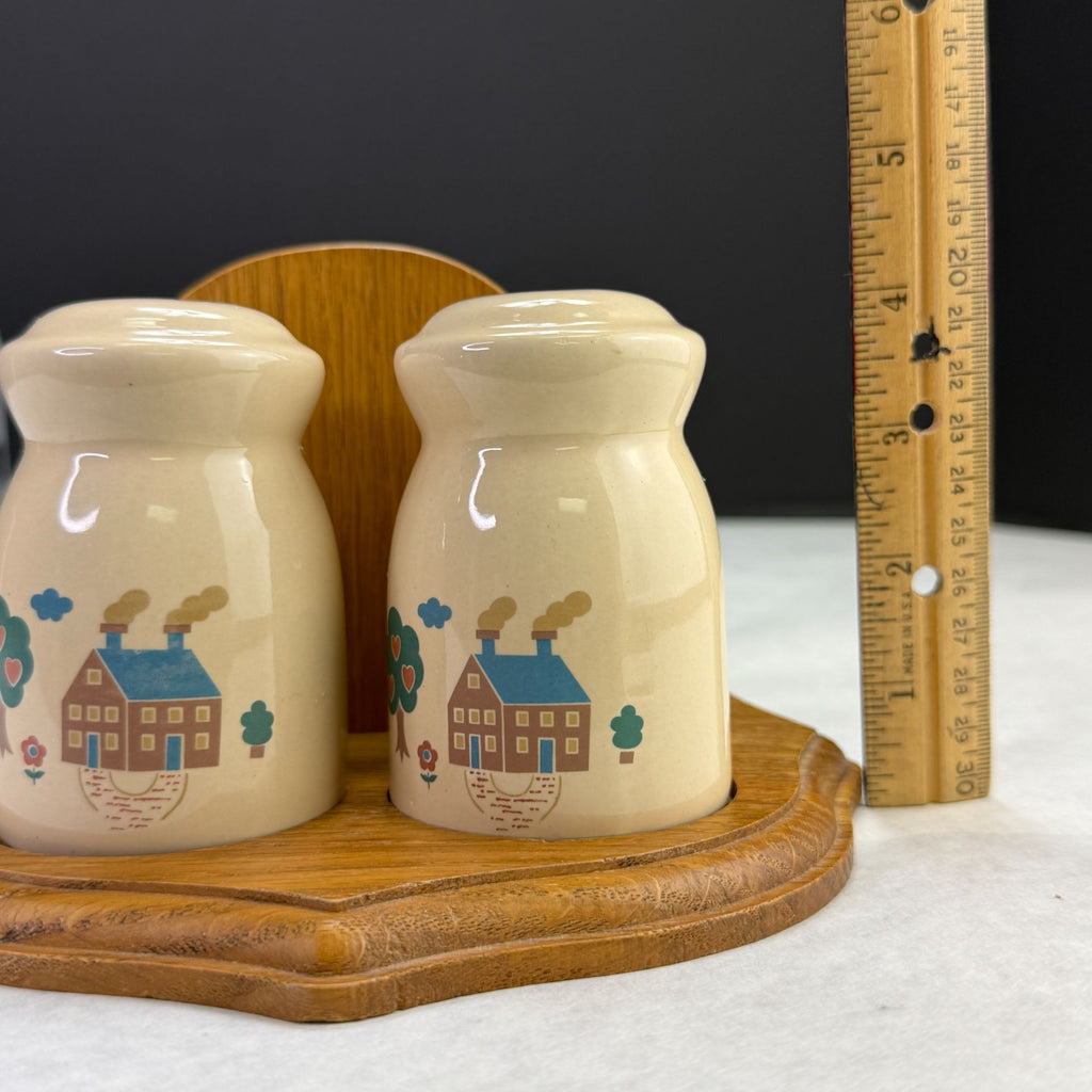 Vintage Americana Folk Art Salt & Pepper Shaker Set With Wooden Napkin Holder