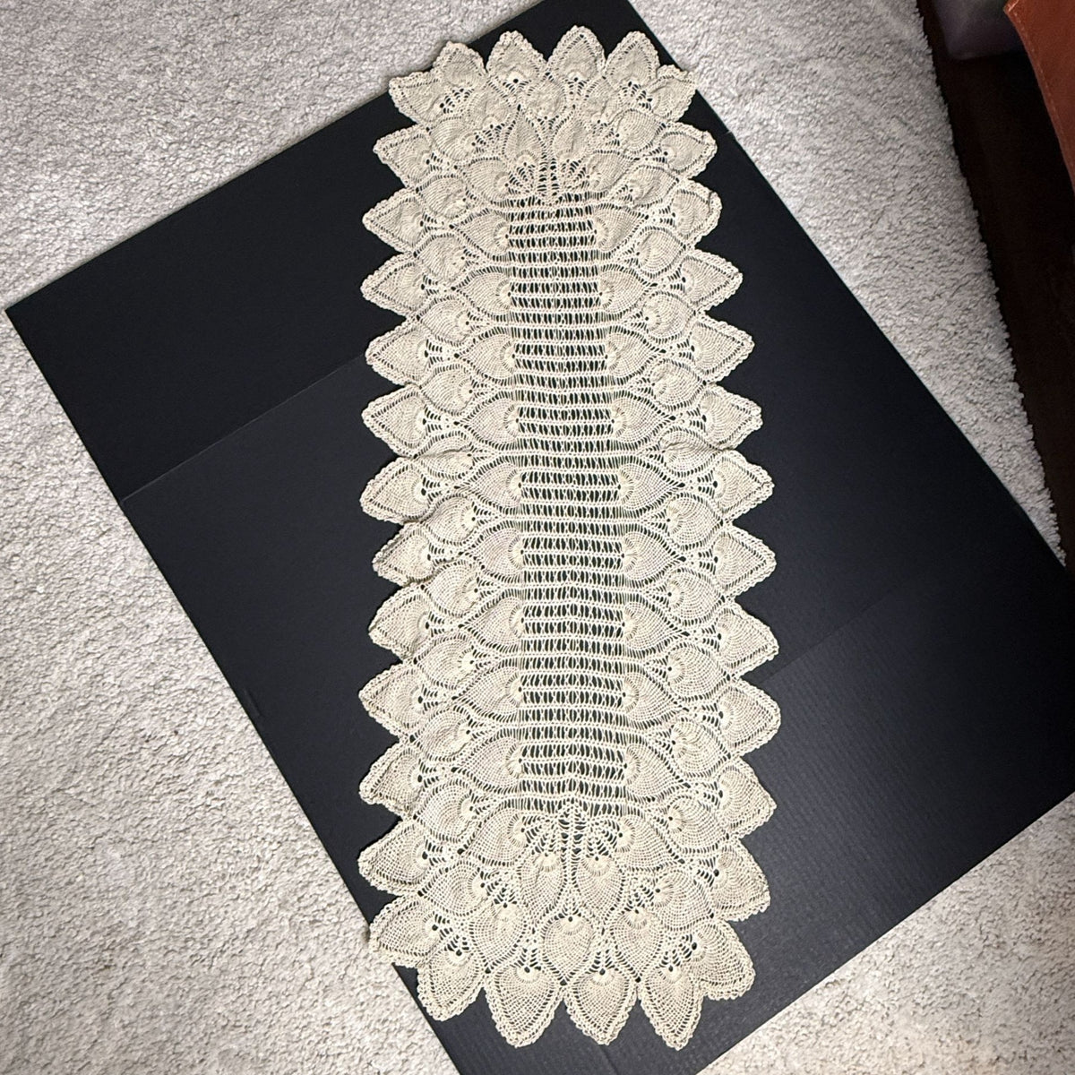 Vintage Hand Crocheted Pineapple Table Runner Ivory Ecru Lace 50" x 19"
