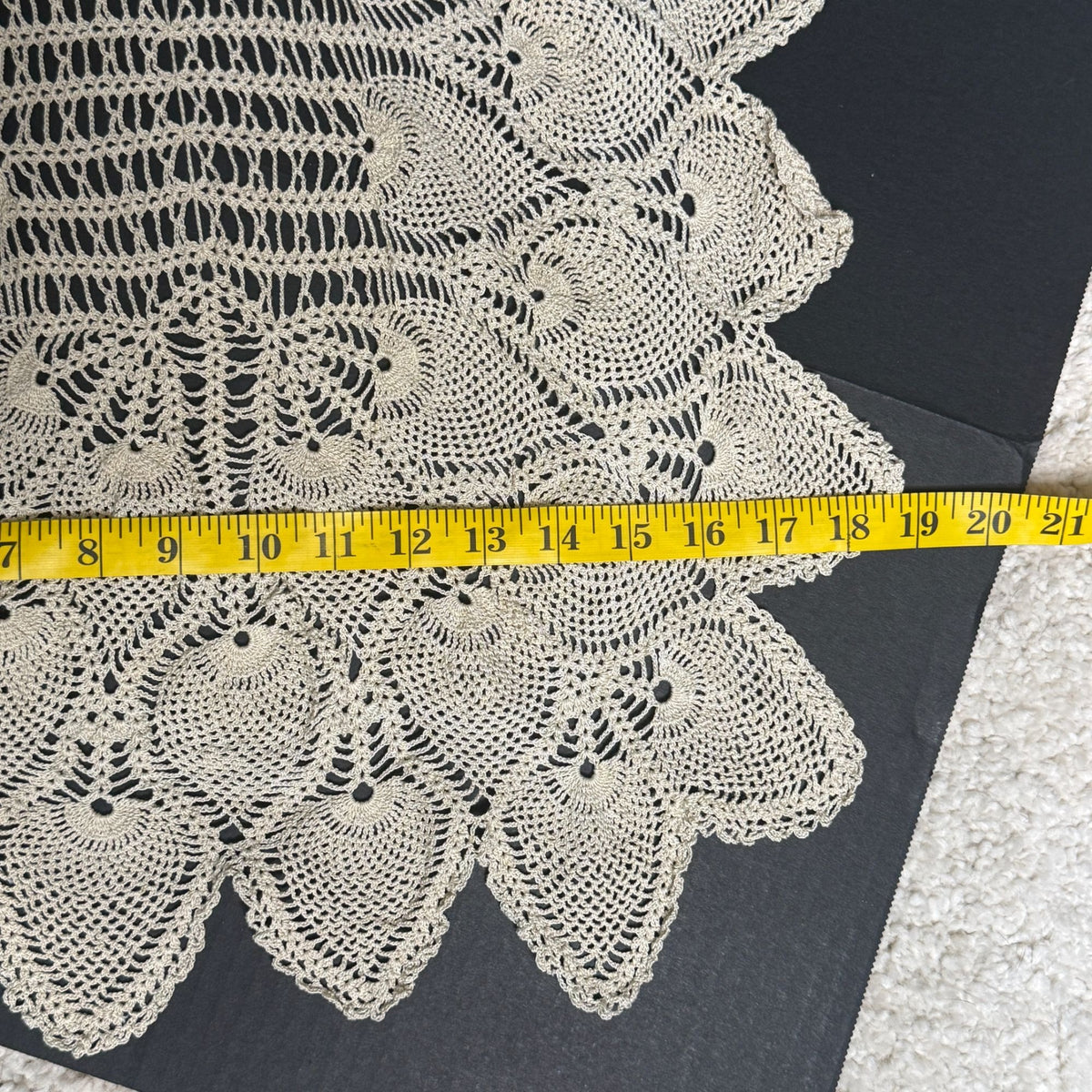 Vintage Hand Crocheted Pineapple Table Runner Ivory Ecru Lace 50" x 19"