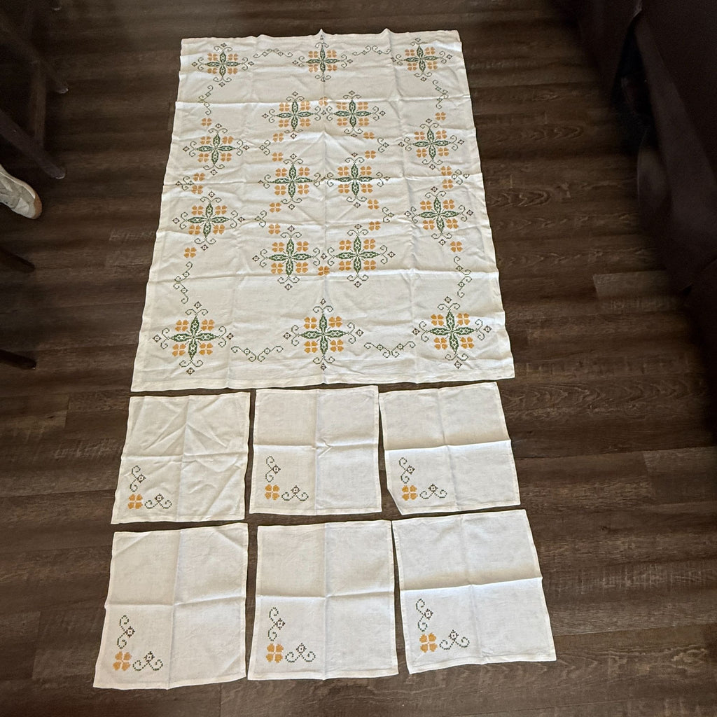 Vintage Cross Stitch Embroidered Tablecloth 6 Napkins Set Green Yellow 7 Pc