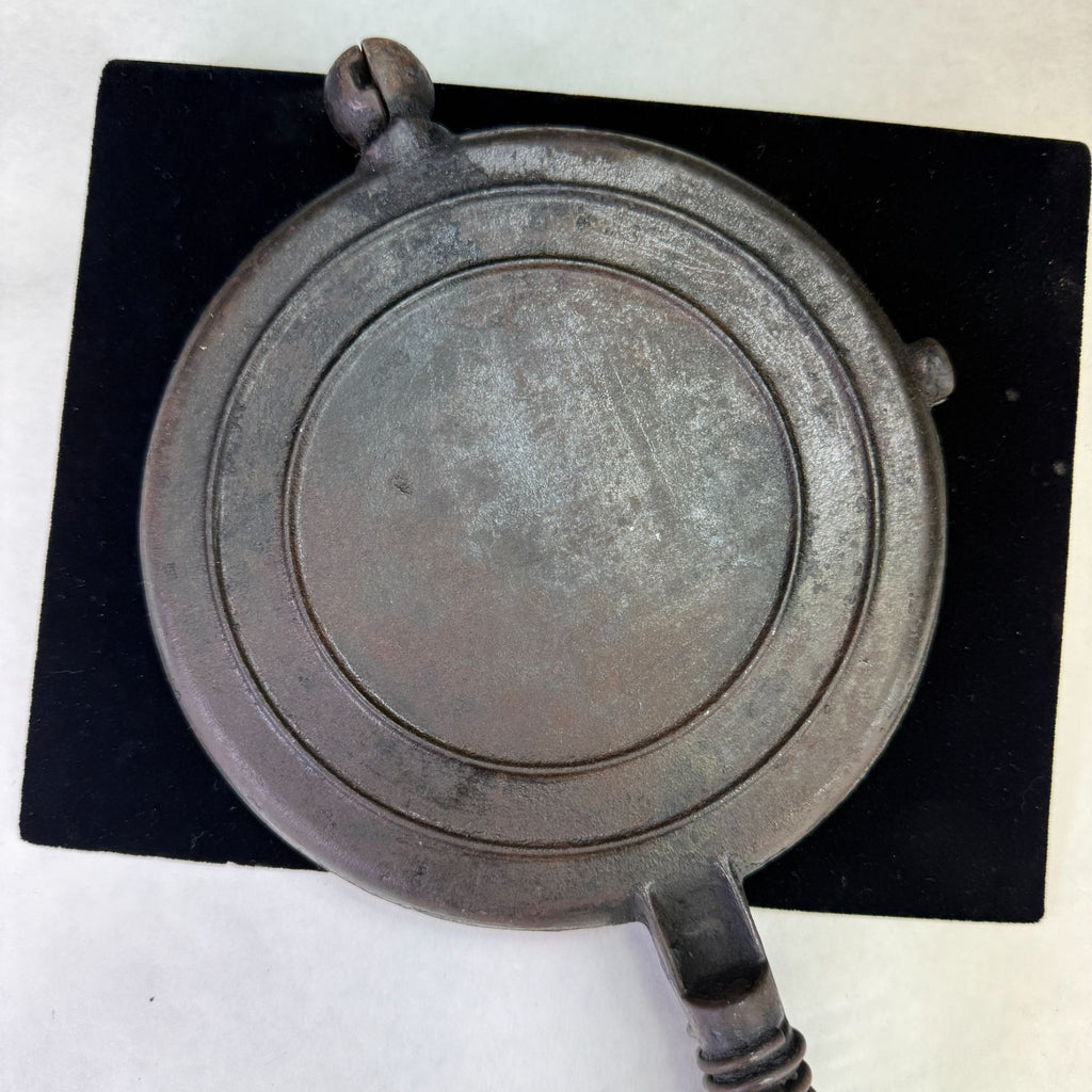 Vintage Shapleigh #8 Cast Iron Waffle Iron No Base