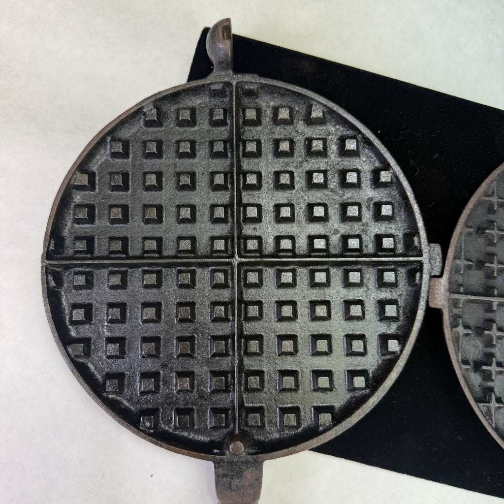 Vintage Shapleigh #8 Cast Iron Waffle Iron No Base