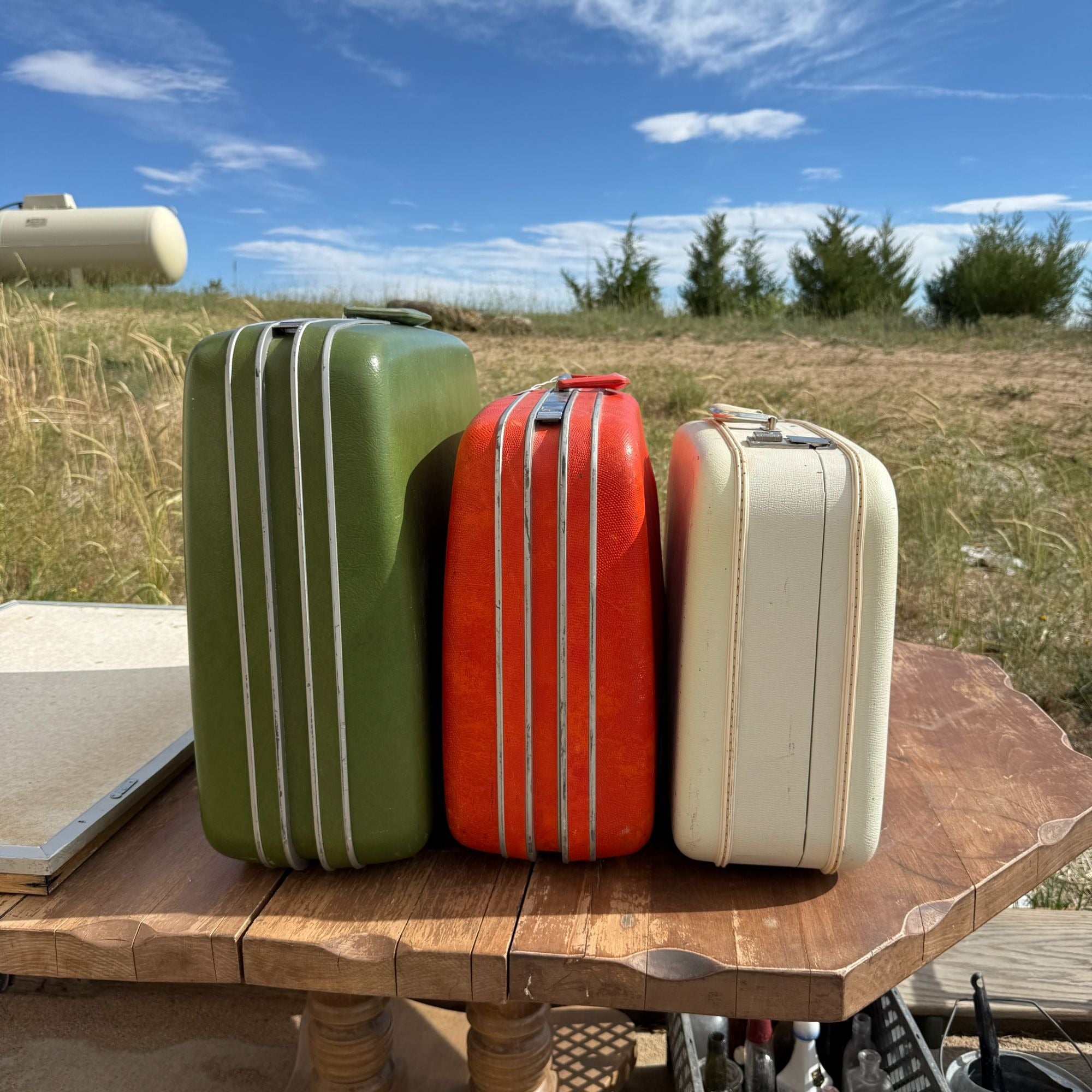 Vintage Retro Hard Side Luggage Suitcases!