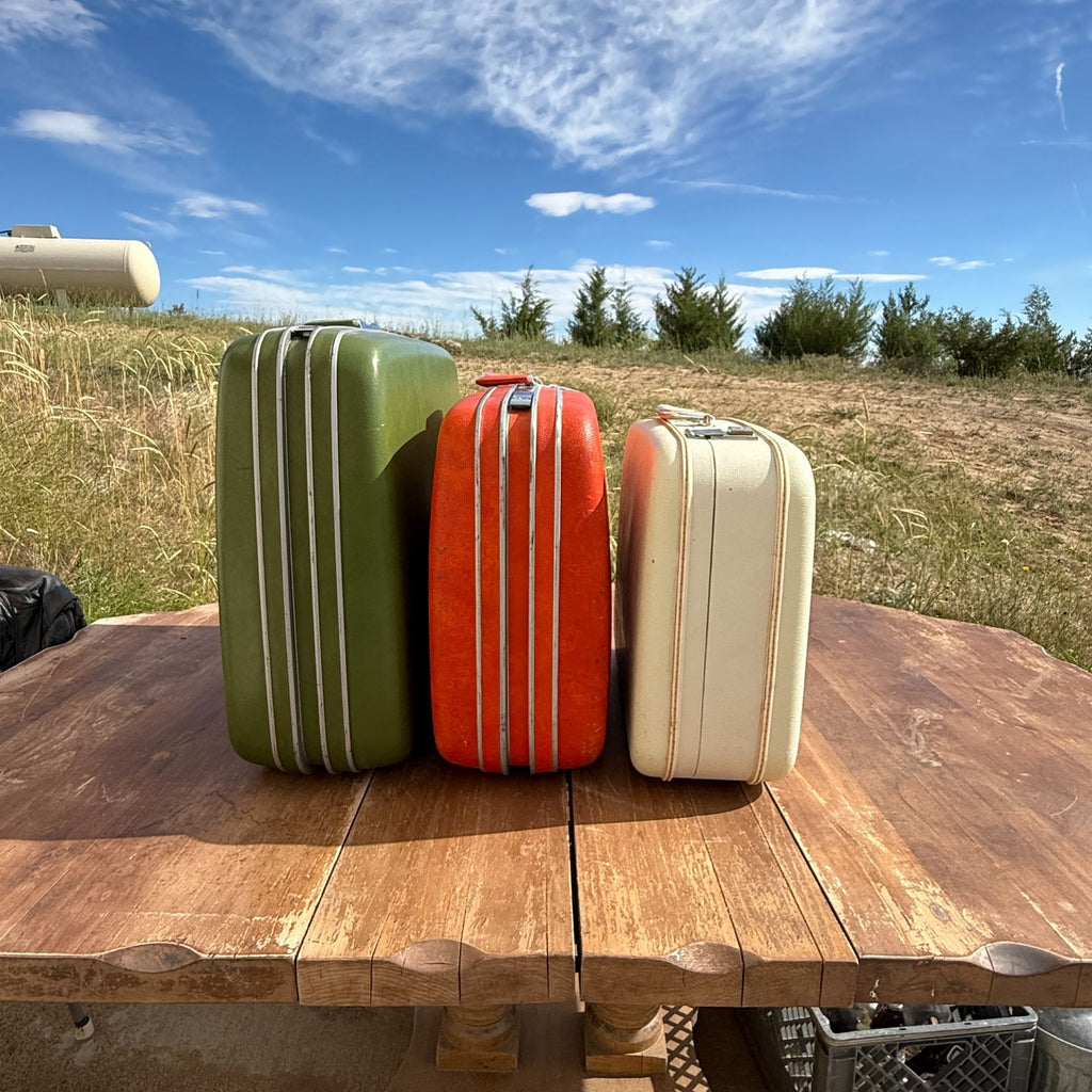 Vintage Retro Hard Side Luggage Suitcases!