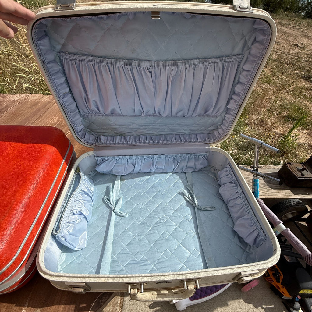 Vintage Retro Hard Side Luggage Suitcases!